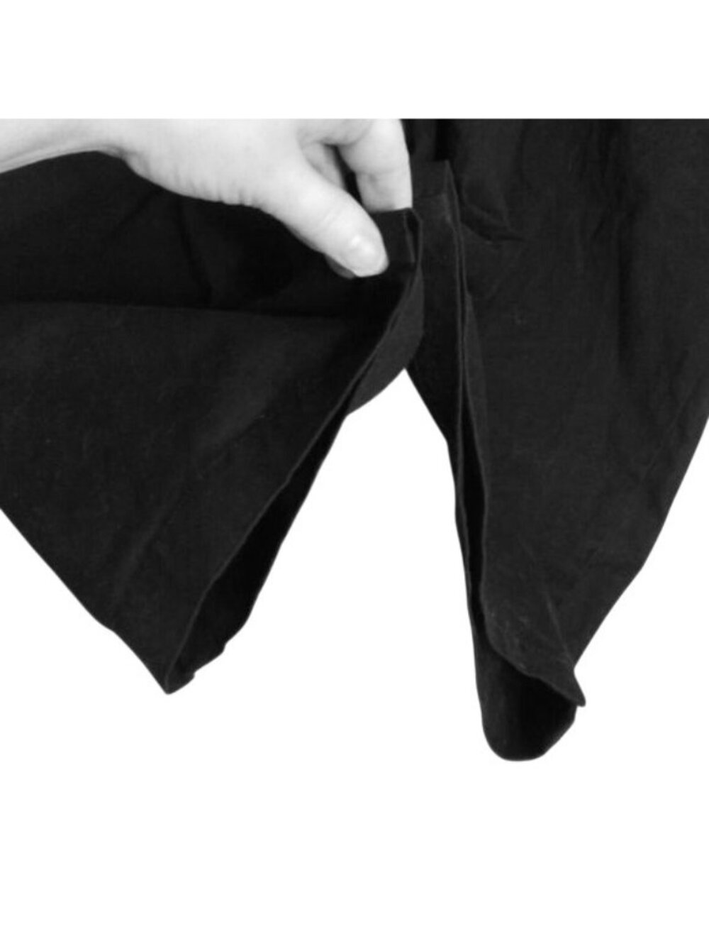 Classic Fit Womens Black Capri Pants Size 22W Stretch Slimming Design NEW - Picture 2 of 8